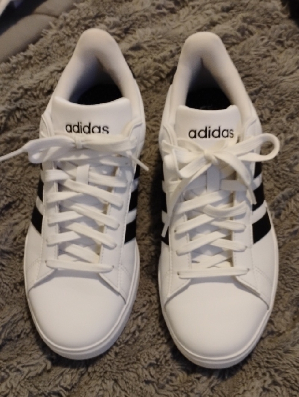 Adidas Cloud Foam Comfort Size 9